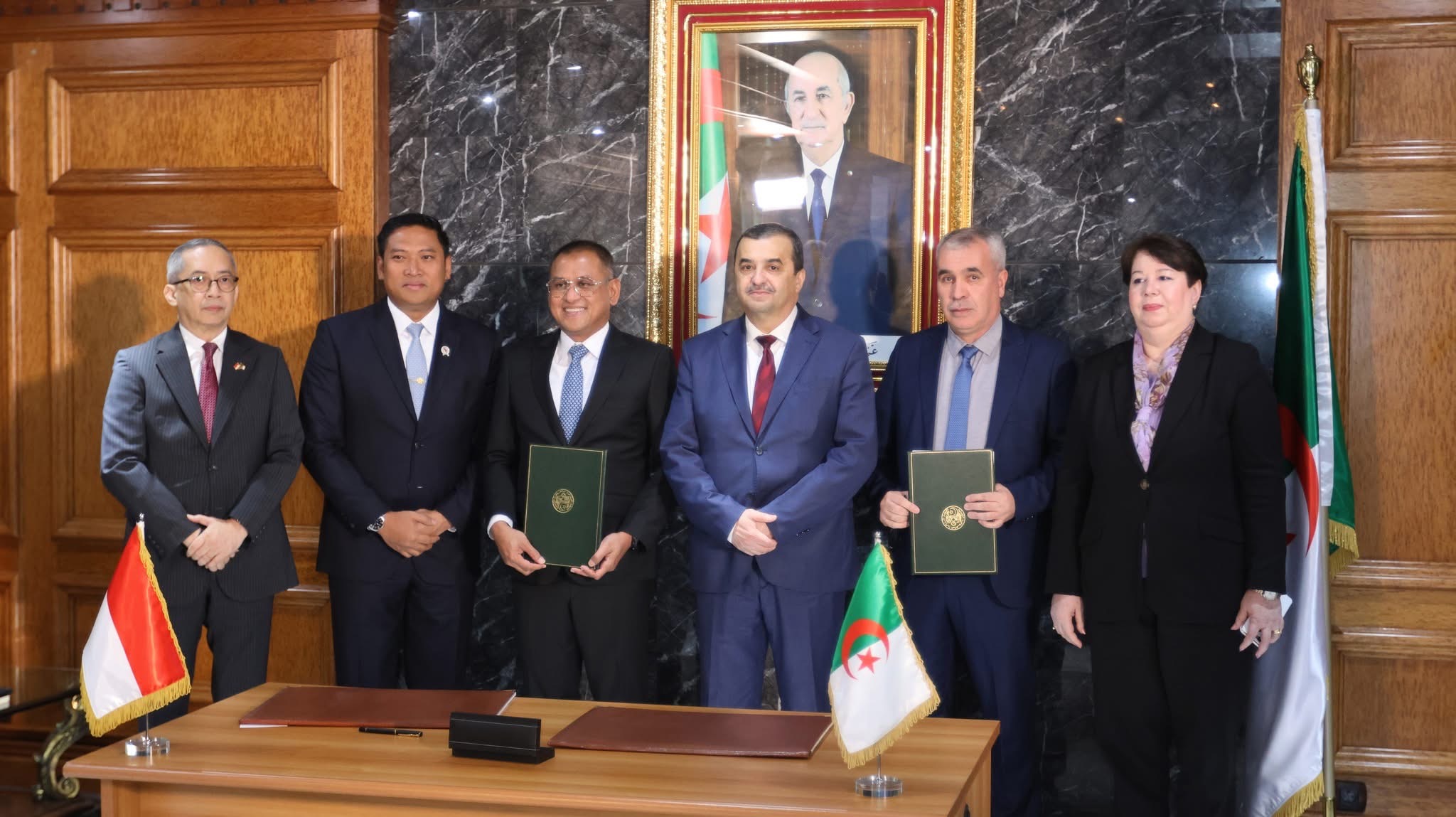 عرقاب يوقع مذكرة تفاهم بين سوميفوس وبوبوك الإندونيسية