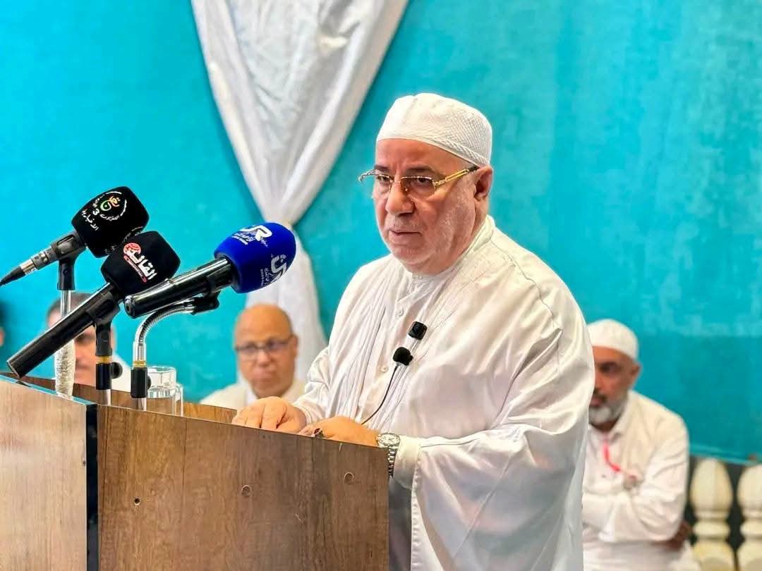 وزير الشؤون الدينية يهنئ الأئمة بمناسبة يومهم الوطني