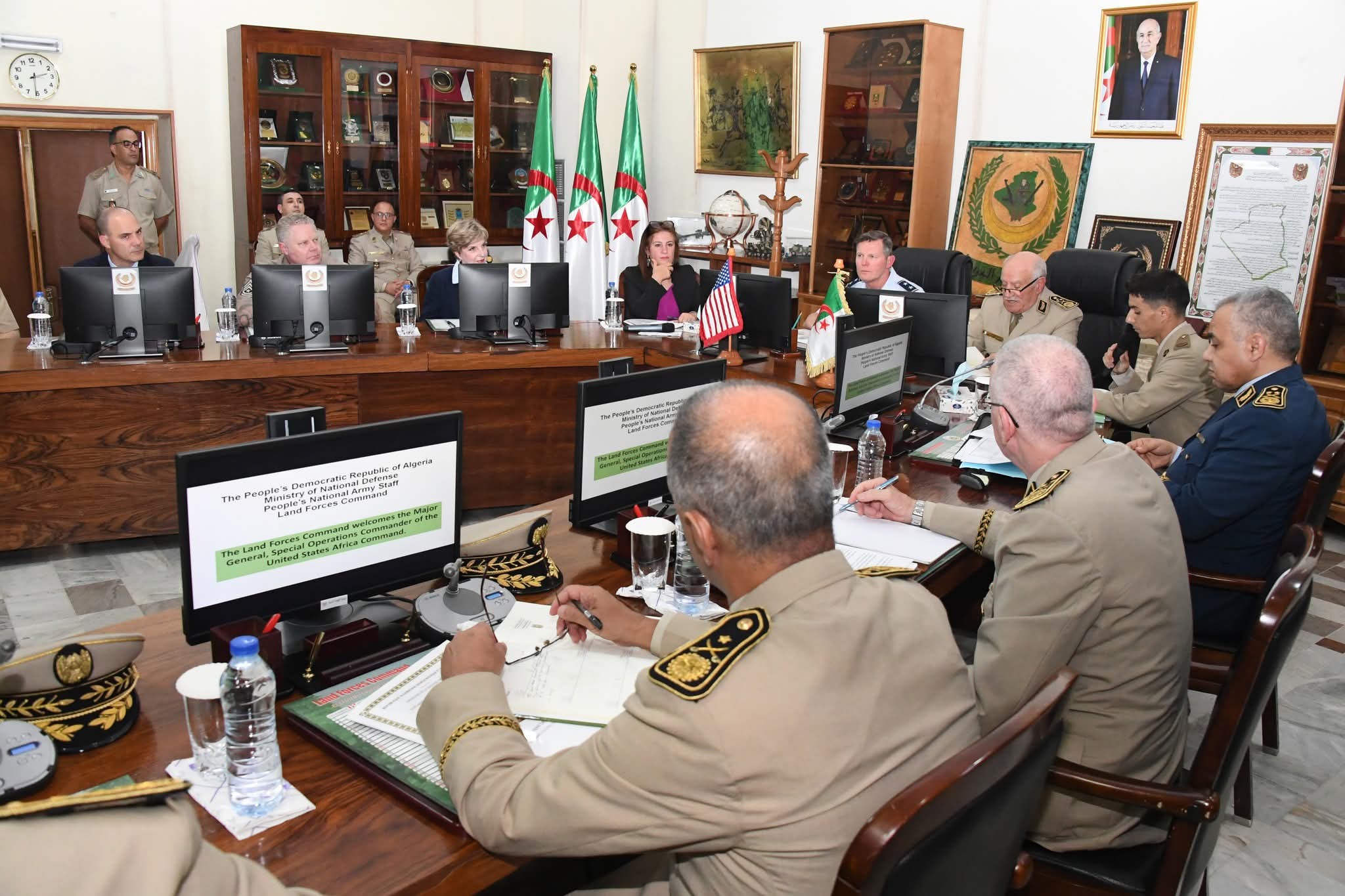 الفريق قائد القوات البرية يستقبل اللواء قائد العمليات الخاصة للولايات المتحدة الأمريكية في إفريقيا