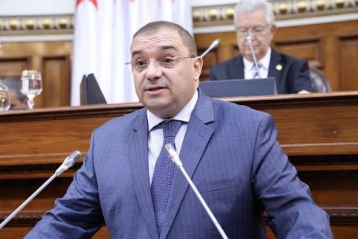 وزير العدل يعرض القانون الأساسي للقضاء أمام اللجنة المختصة بمجلس الأمة