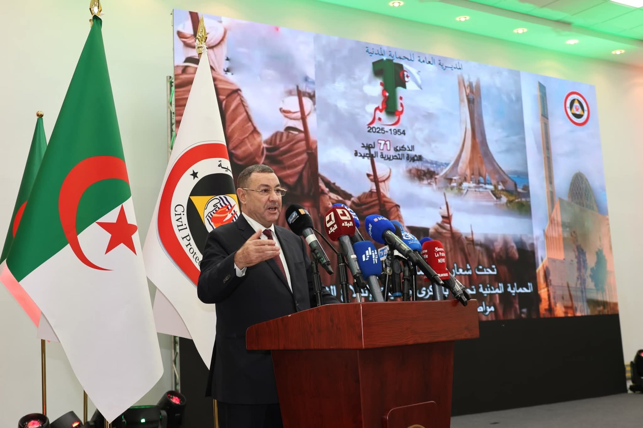 وزير الداخلية يجدد التزام الدولة بدعم الأجهزة الأمنية وسلك الحماية المدنية ضمانا لأمن المواطن وسلامته