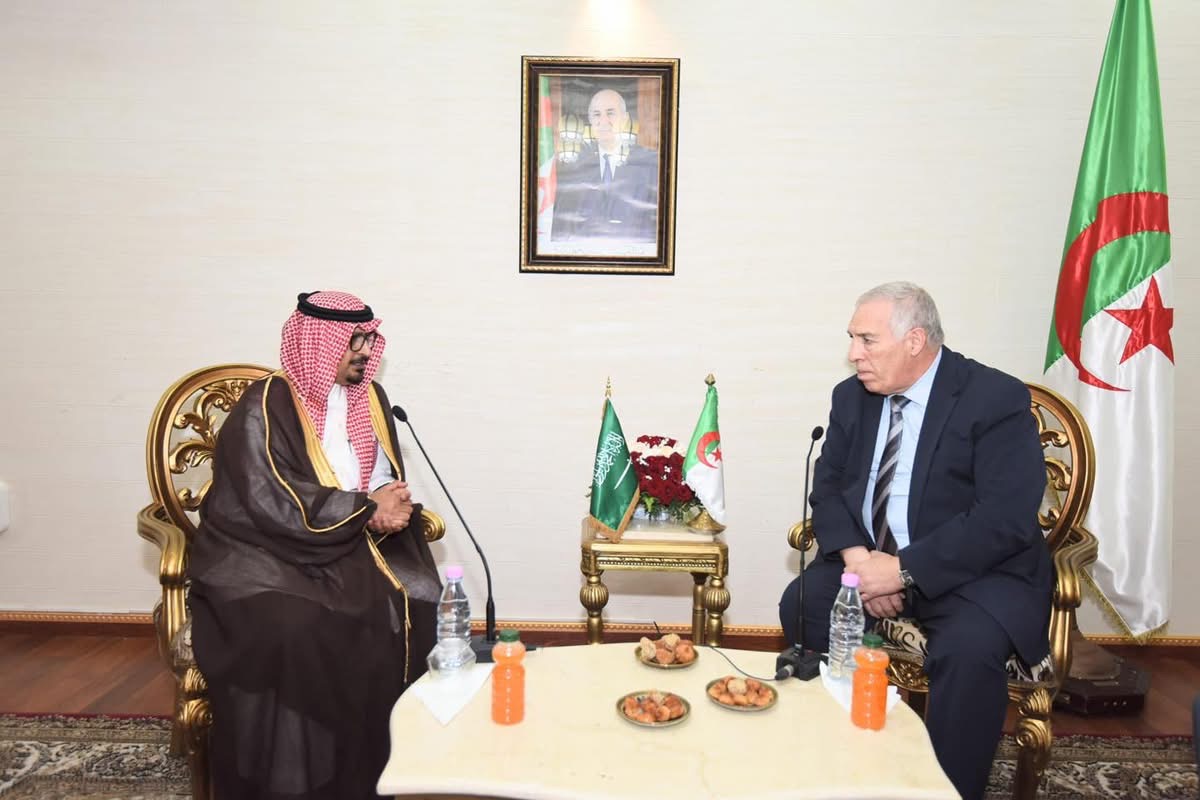 الجزائر والسعودية تعززان التعاون في الذاكرة الوطنية