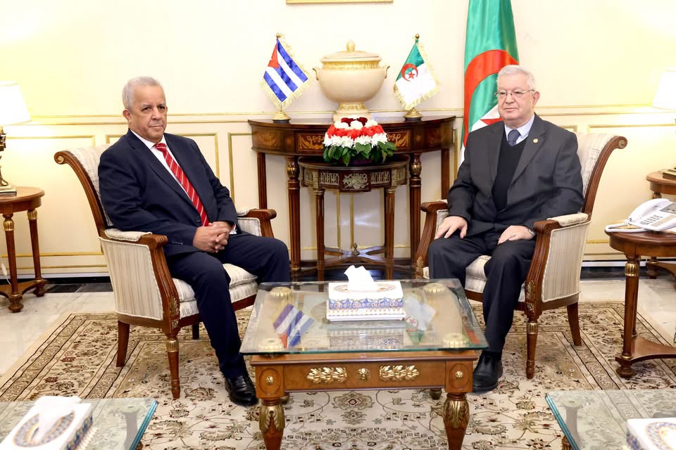 رئيس مجلس الأمة يستقبل سفير كوبا ويشيد بعمق العلاقات التاريخية