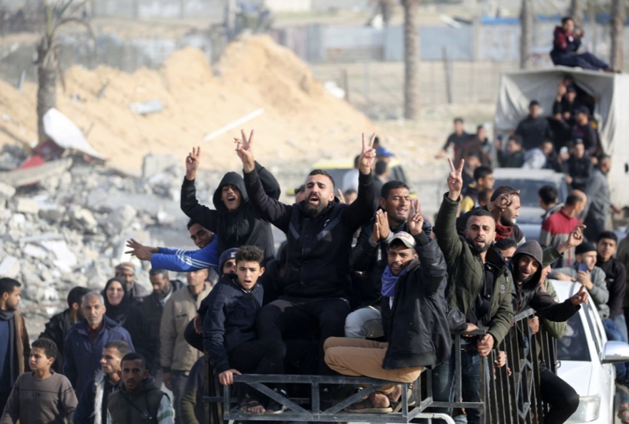 رغم القصف المستمر..مئات آلاف الغزيين صامدون في القطاع
