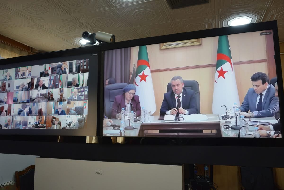 وزير التربية الوطنية يترأس ندوة مرئية لمتابعة قضايا القطاع واستعدادات الامتحانات