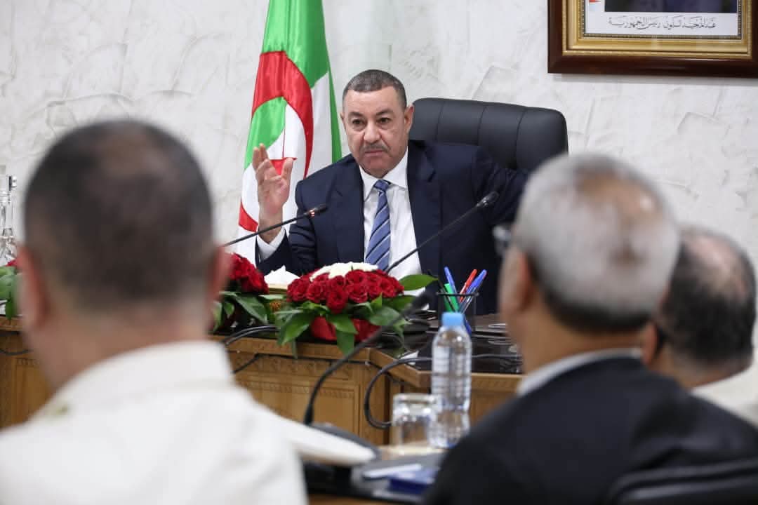 وزير الداخلية يأمر بالتكفل السريع والفعال بالمتضررين من الحرائق تنفيذا لتوجيهات رئيس الجمهورية