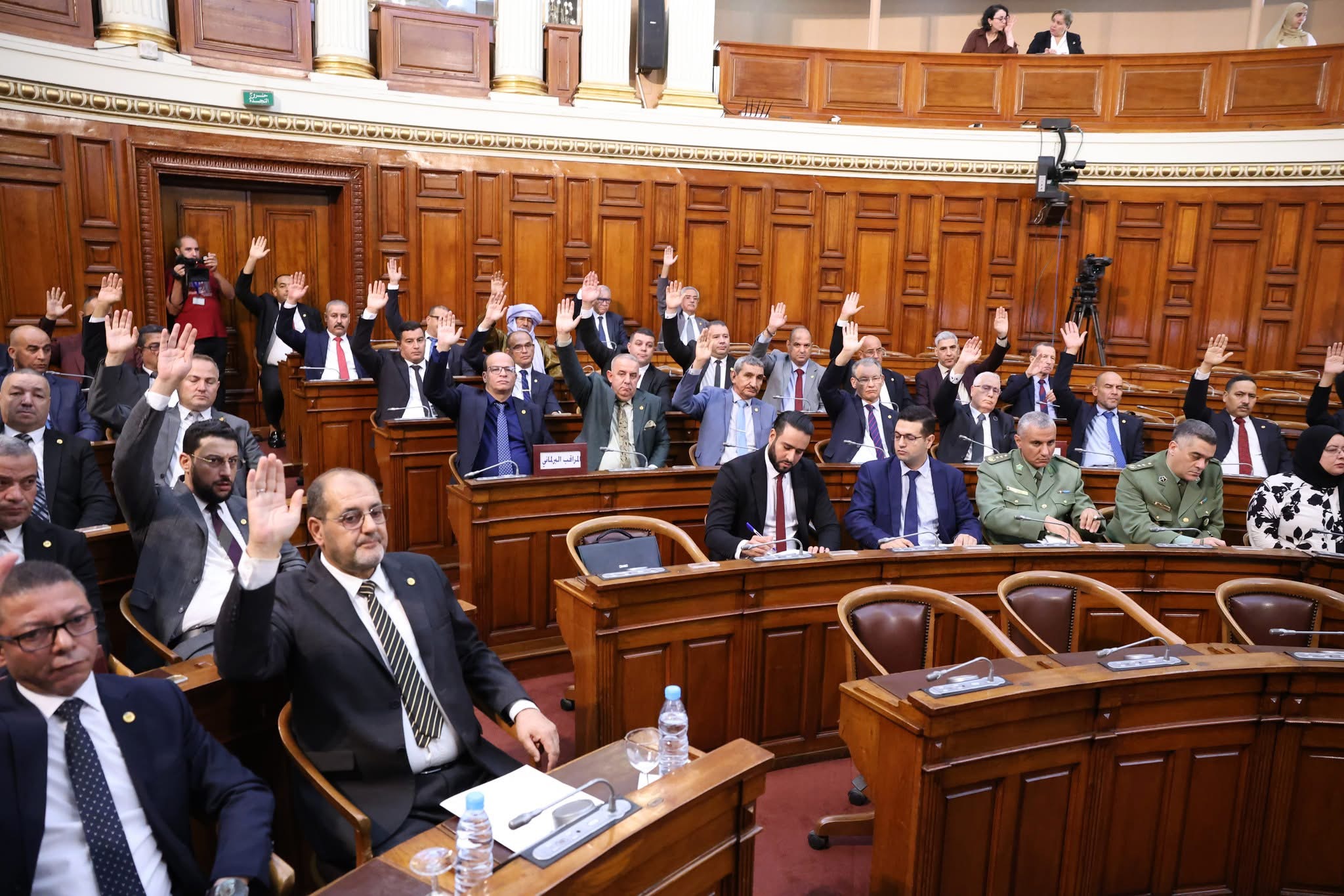 مجلس الأمة يصادق على قانونين جديدين لتكريم منتسبي الجيش  الوطني الشعبي
