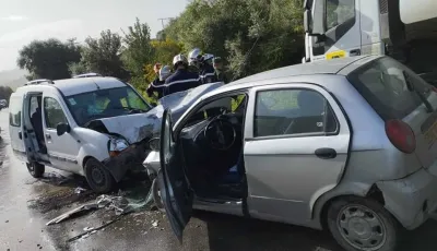 عين تيموشنت: وفاة شخص وإصابة 4 آخرين في حادث مرور
