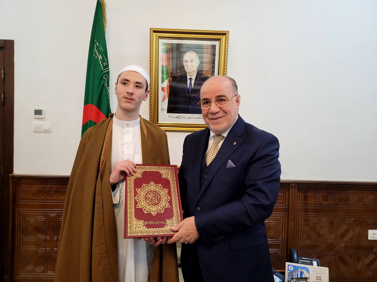 بلمهدي يستقبل القارئ المُتوج بالمرتبة الأولى في الفرع الأول من مسابقة القرآن الكريم بدكار