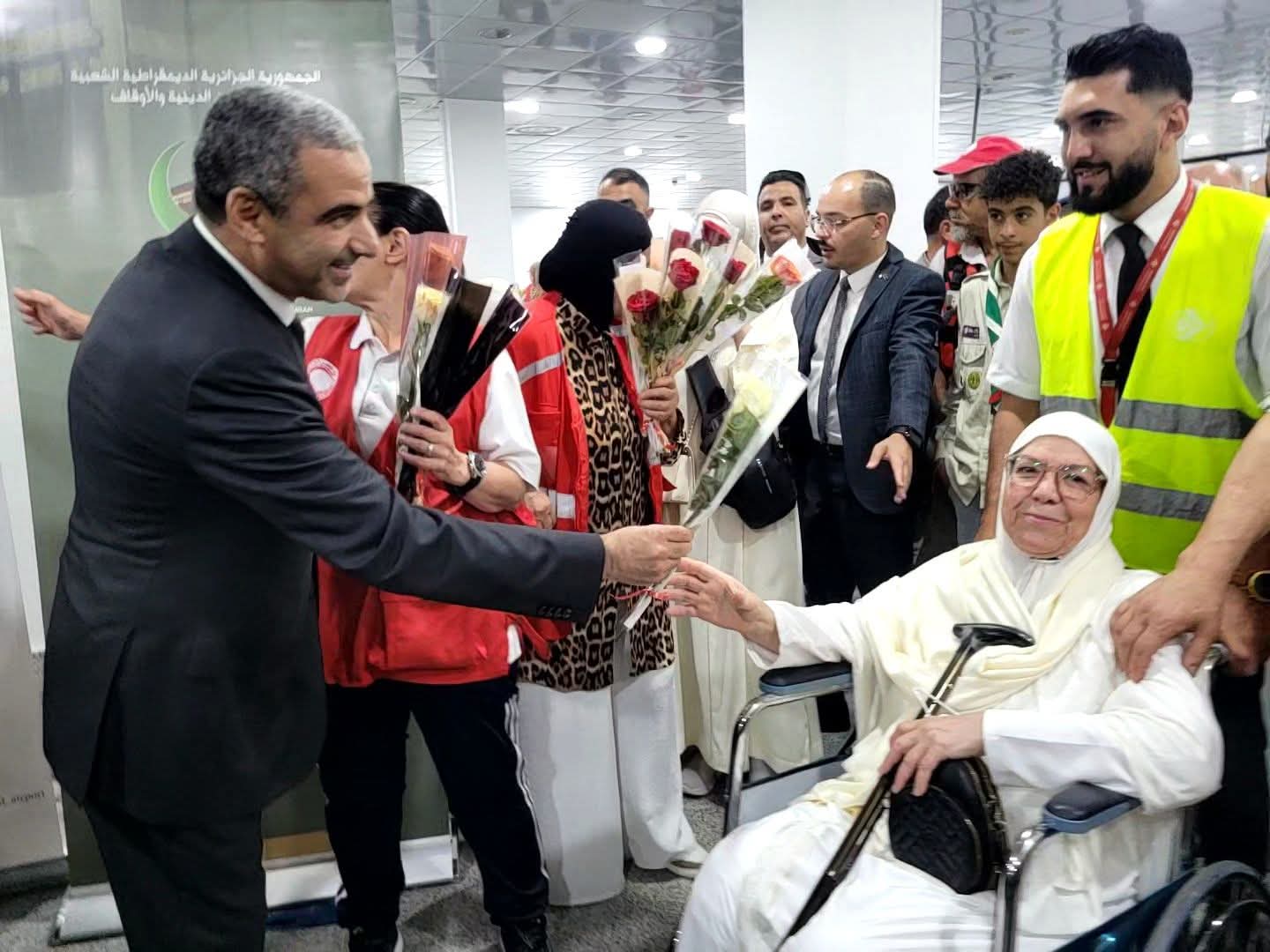 وصول أول فوج للحجاج الجزائريين العائدين من البقاع المقدسة