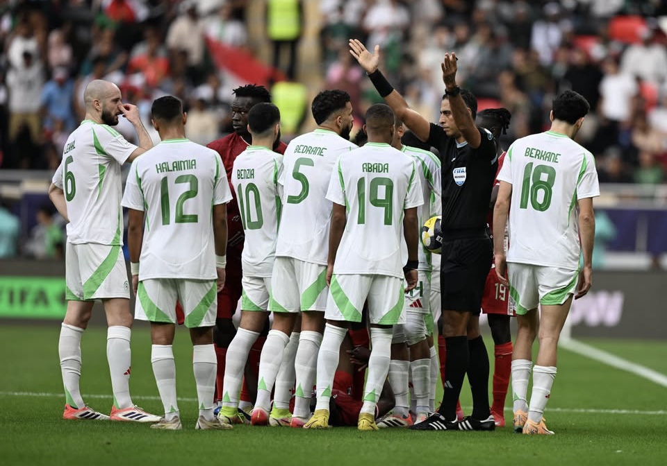 الجزائر تتعادل مع السودان في أول مبارياتها بكأس العرب