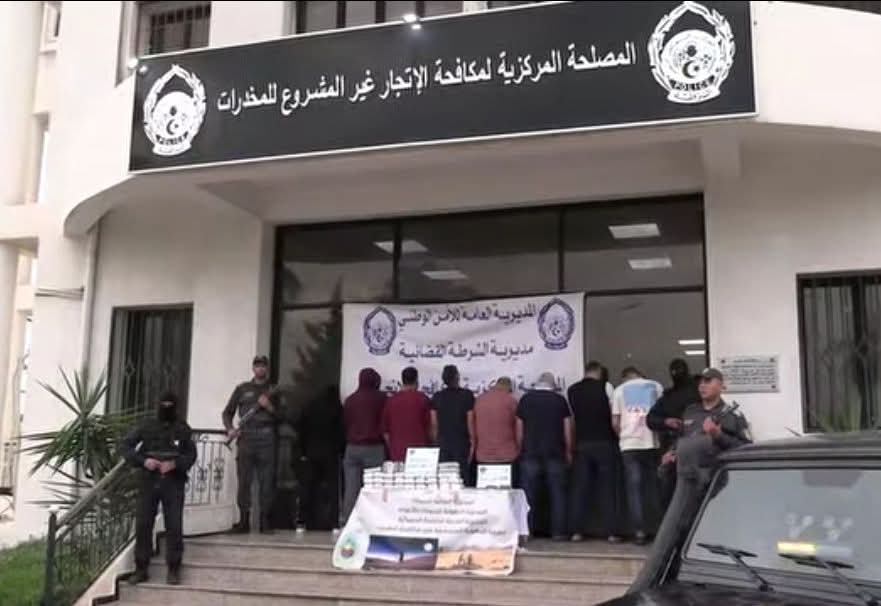 توقيف 14 شخصا وحجز أزيد من 34 كلغ كوكايين وأزيد من 01 مليار سنتيم