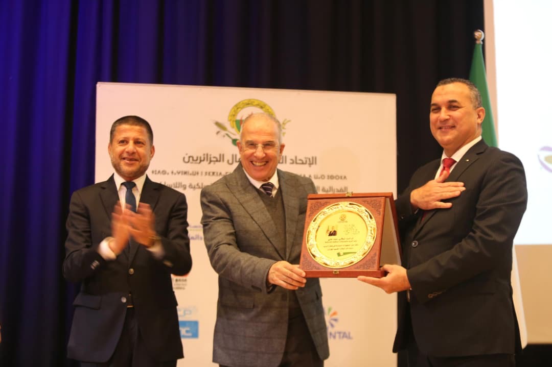 زروقي يشرف على تأسيس نقابة بريد الجزائر بسطيف