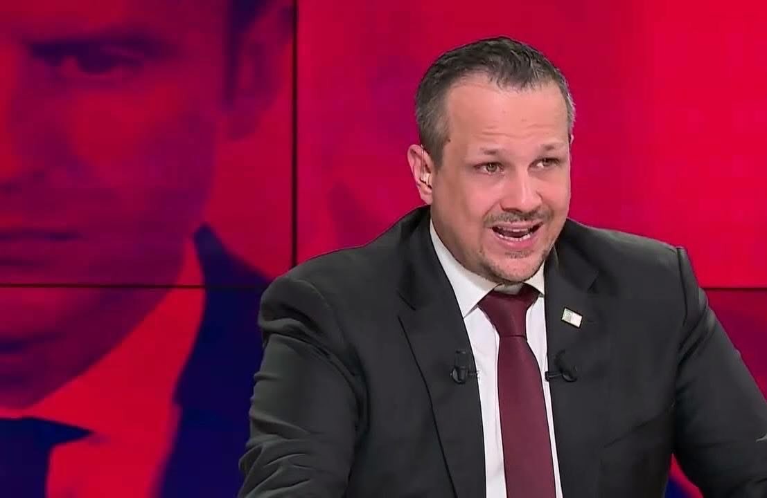 إخلاء سبيل الصحفي الجزائري مهدي غزار بعد توقيفه من قبل الشرطة الفرنسية