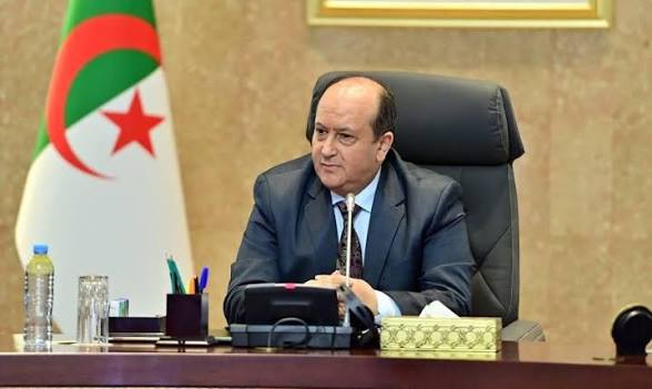 الوزير الأول يترأس اجتماع الحكومة لمناقشة عدد من الملفات الهامة