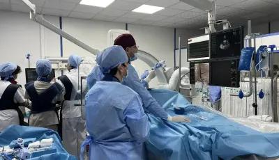 وهران: إجراء أول عمليتين لعلاج الصمام ثلاثي الشرفات باستخدام تقنية “تري كليب”