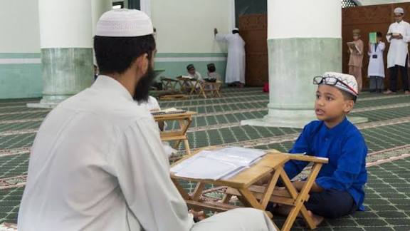 الوزير الأول يوقّع مرسوماً لاستحداث مديرية للإقراء والتعليم القرآني عن بعد
