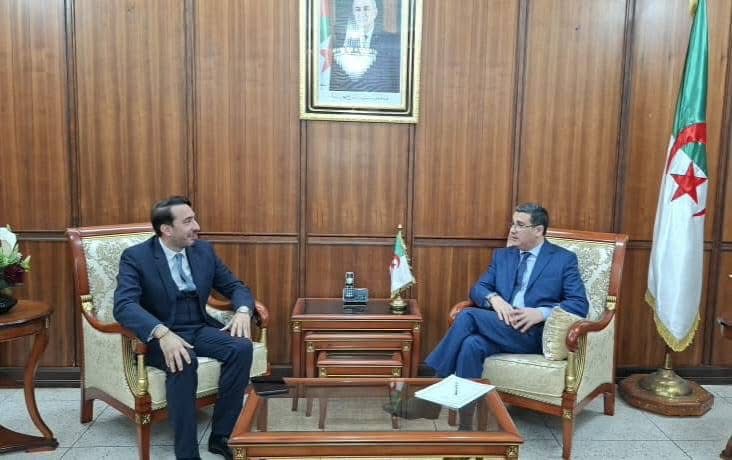 وزير الصحة يتباحث تعزيز التعاون في مجال الأدوية مع كمال مولى
