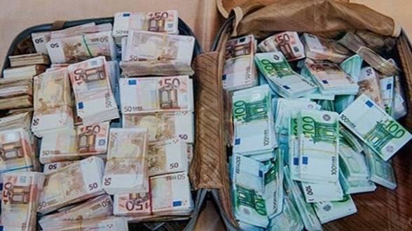 باتنة: تفكيك شبكة لتبييض الأموال واسترجاع أكثر من 31 مليار سنتيم