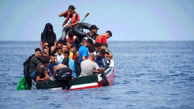 توقيف 14 شخصًا في عرض البحر ببرج البحري خلال رحلة سرية نحو إسبانيا