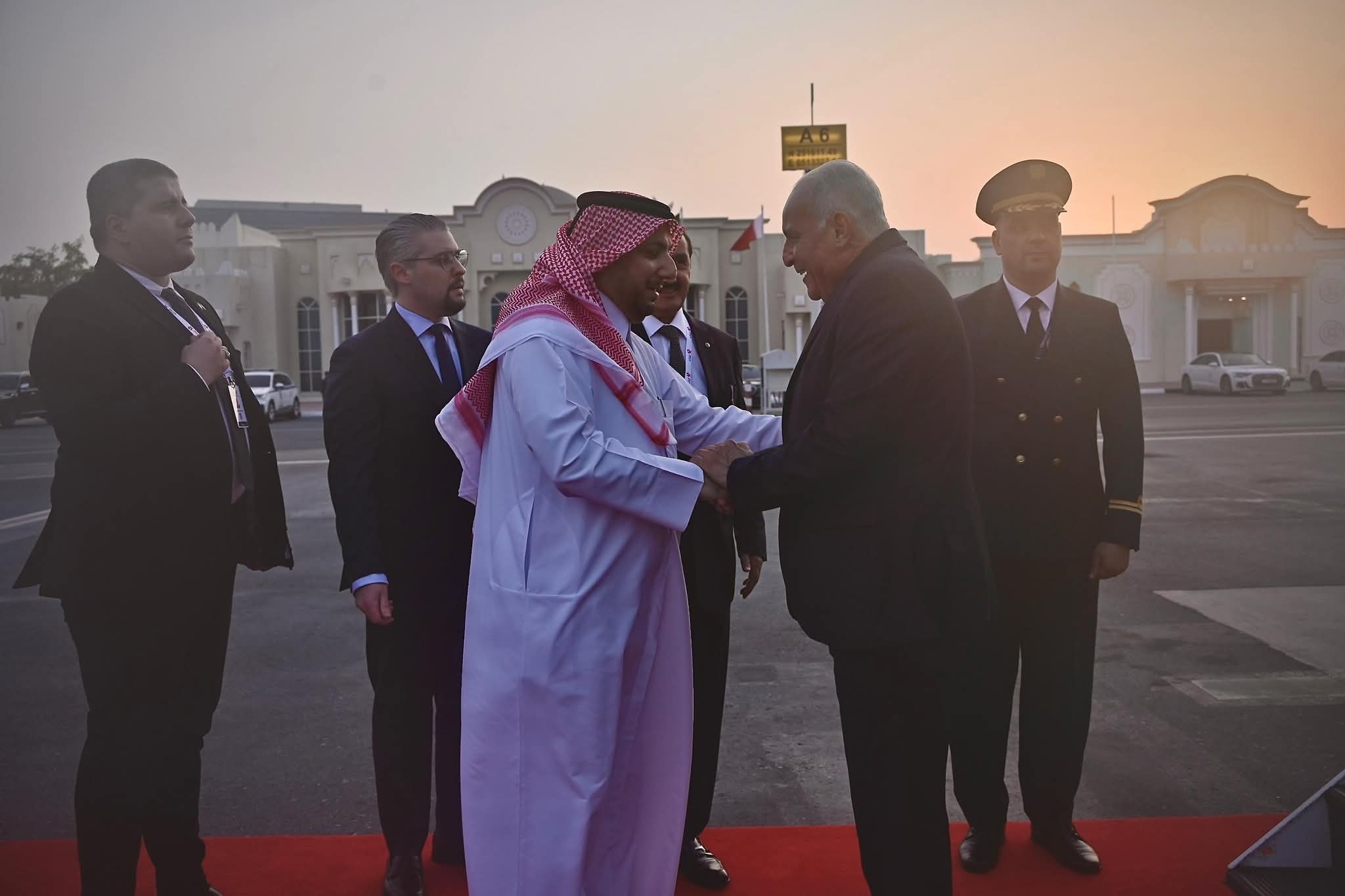 بتكليف من رئيس الجمهورية..عطاف يحل بالدوحة للمشاركة في القمة العربية الإسلامية الطارئة