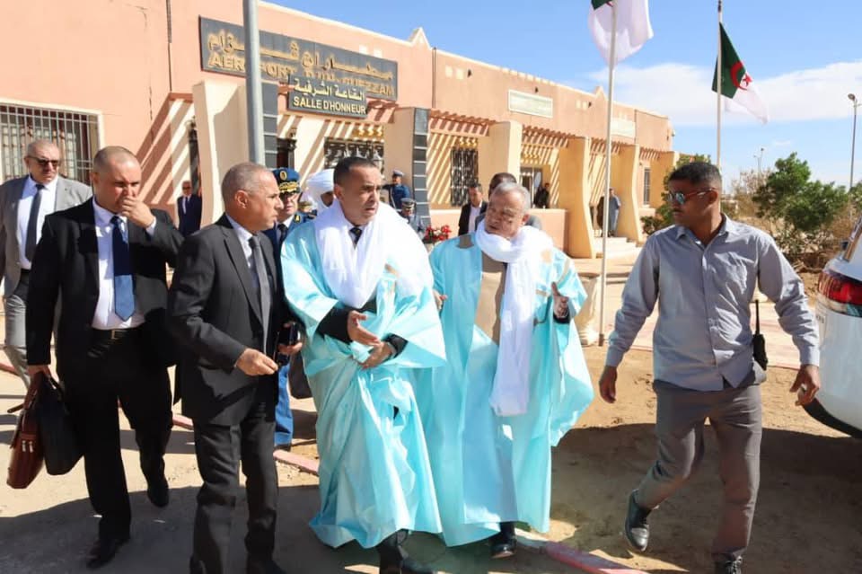 عين قزام: وزير الطاقة يتفقد مشاريع مدرج هبوط الطائرات والطرق