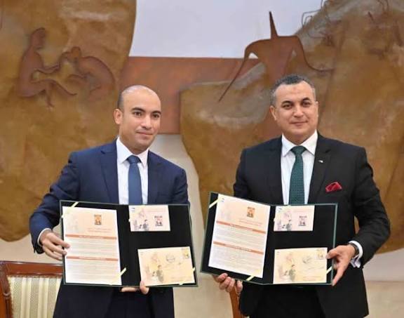 تدشين طابع بريدي بمناسبة الذكرى الـ64 لليوم الوطني للهجرة
