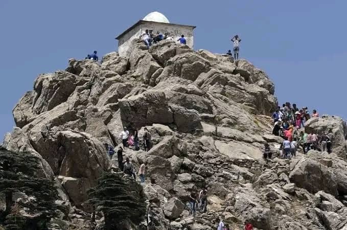 تيزي وزو / قرية زوبقة بافرحونان تحيي وعدة آزرو نطهور