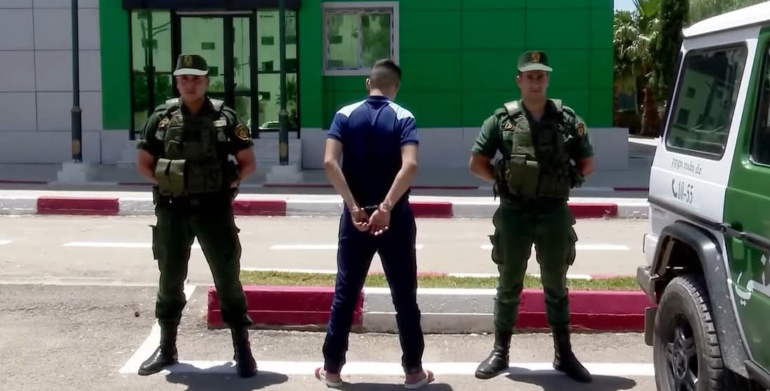 تبسة: توقيف شخص قام باختطاف شخص والاعتداء عليه وتصويره