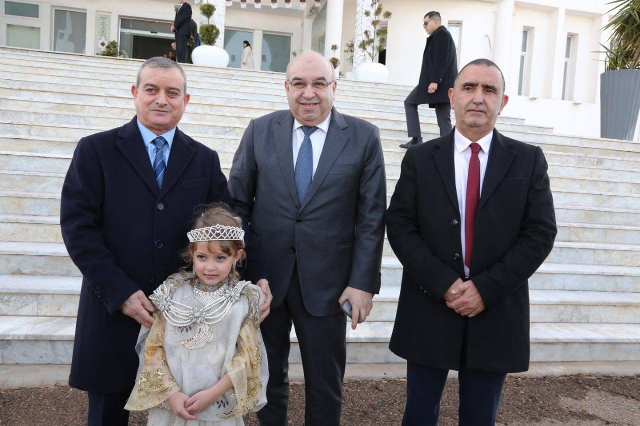 وزير الصناعة الصيدلانية يتفقد مشاريع القطاع في مستغانم
