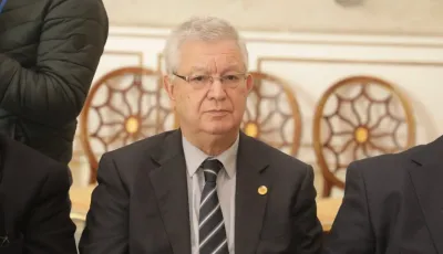 رئيس مجلس الأمة يهنئ الشعب الجزائري بمناسبة رمضان