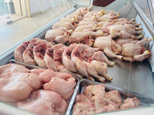 قبيل شهر الرحمة.. أسعار الدجاج تحلق عاليا