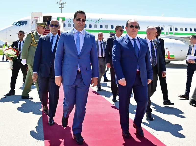 سيفي غريب يستقبل نظيره الموريتاني