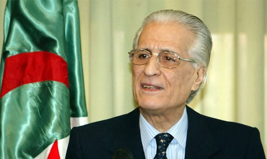 جثمان المجاهد أحمد طالب الإبراهيمي يوارى الثرى بمقبرة سيدي أمحمد