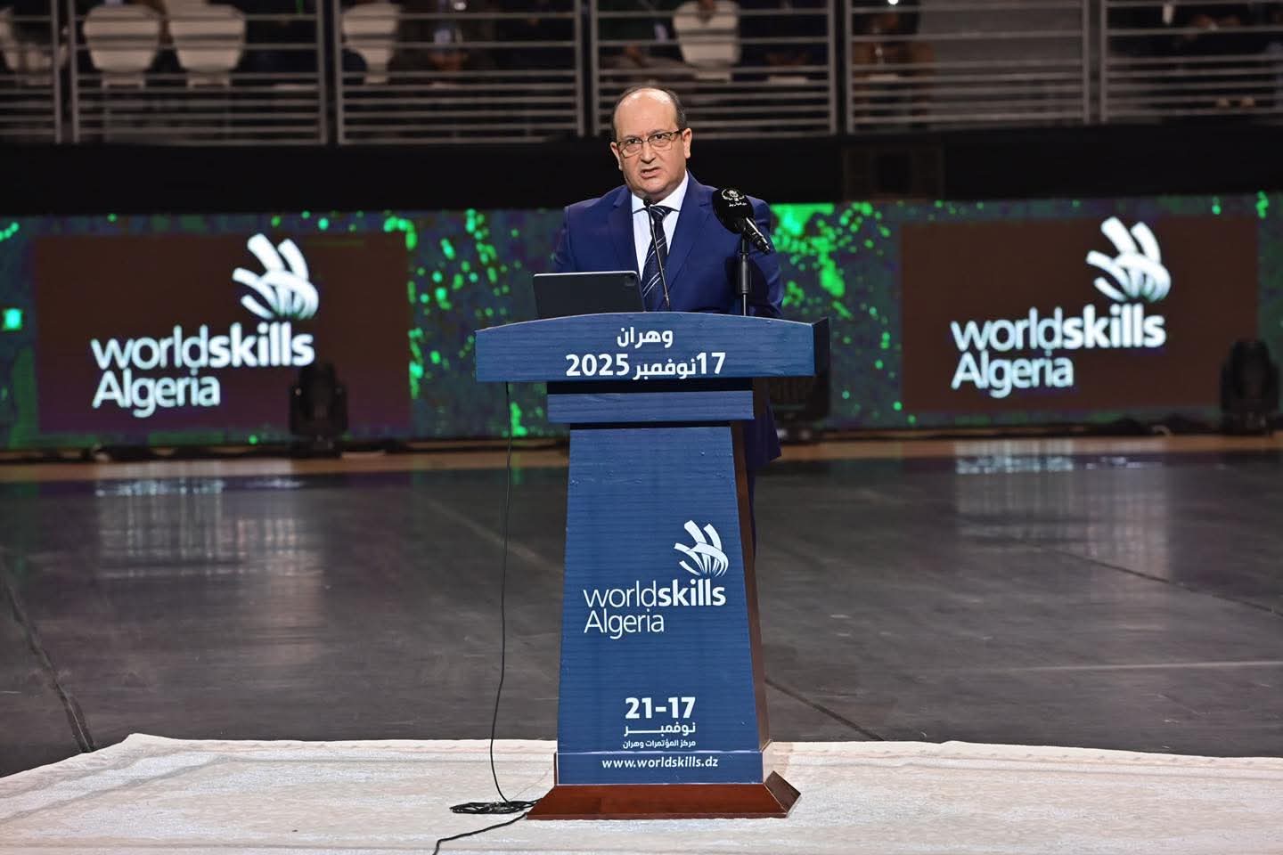 الوزير الأول يعطي إشارة انطلاق الطبعة الأولى للأولمبياد الوطنية للمهن 2025 بوهران