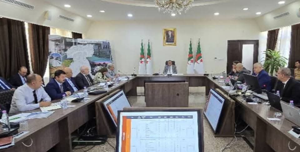 جلاوي يترأس اجتماعي عمل لمتابعة مدى تقدم أشغال مشروعي الخطين المنجميين الشرقي والغربي