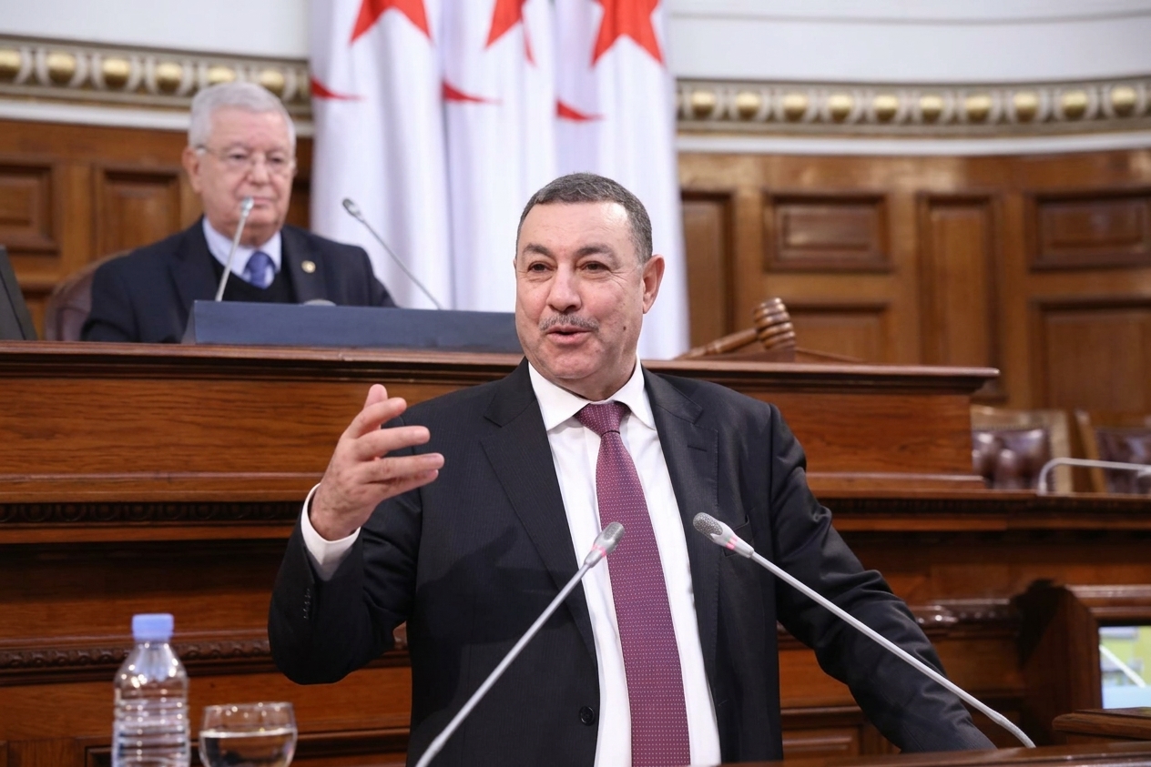 وزير الداخلية : عمليات تعويض المتضررين من الحرائق بلغت مرحلتها الأخيرة