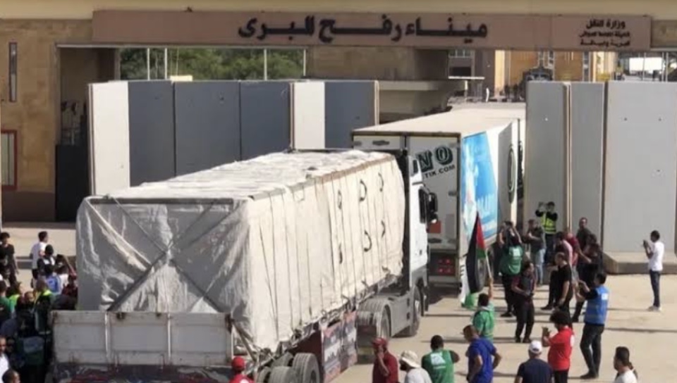 6 آلاف شاحنة عالقة والاحتياجات تتجاوز الغذاء.. الأونروا تدق ناقوس الخطر في غزة