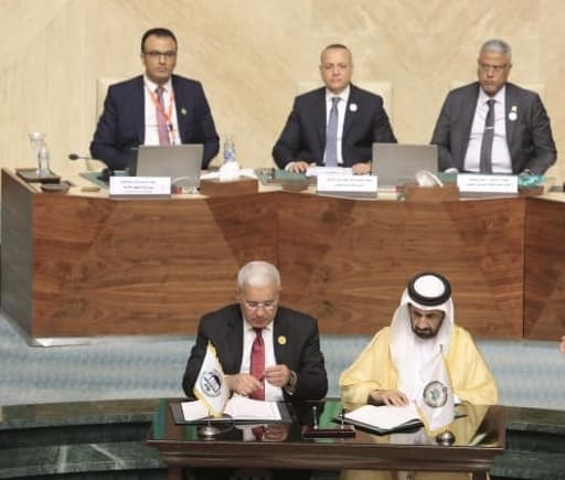 البرلمان العربي والاتحاد البرلماني العربي يوقعان اتفاق تعاون بالقاهرة