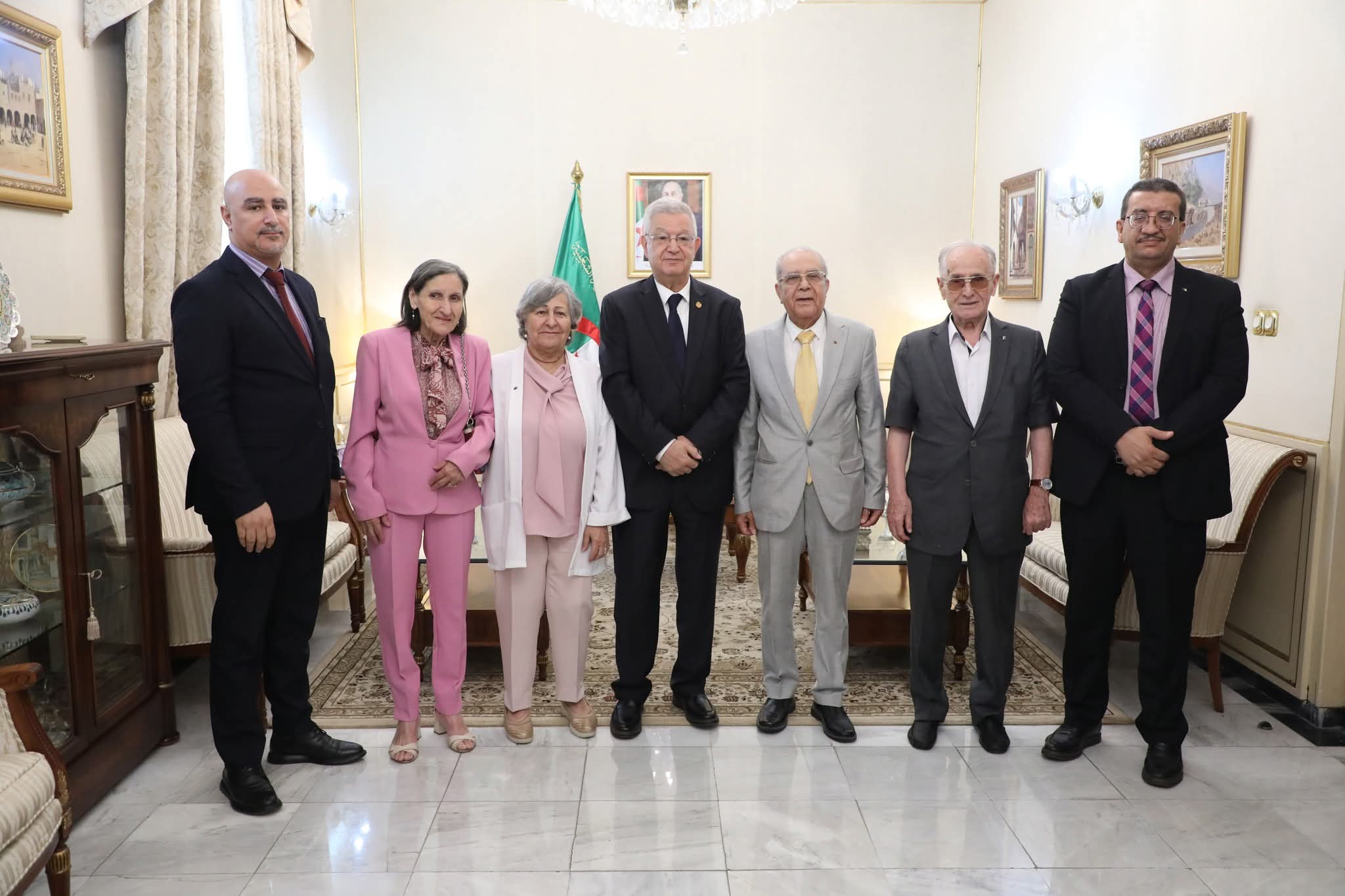 ناصري يستقبل مجاهدين ويؤكد.. الذاكرة الوطنية مسؤولية جماعية