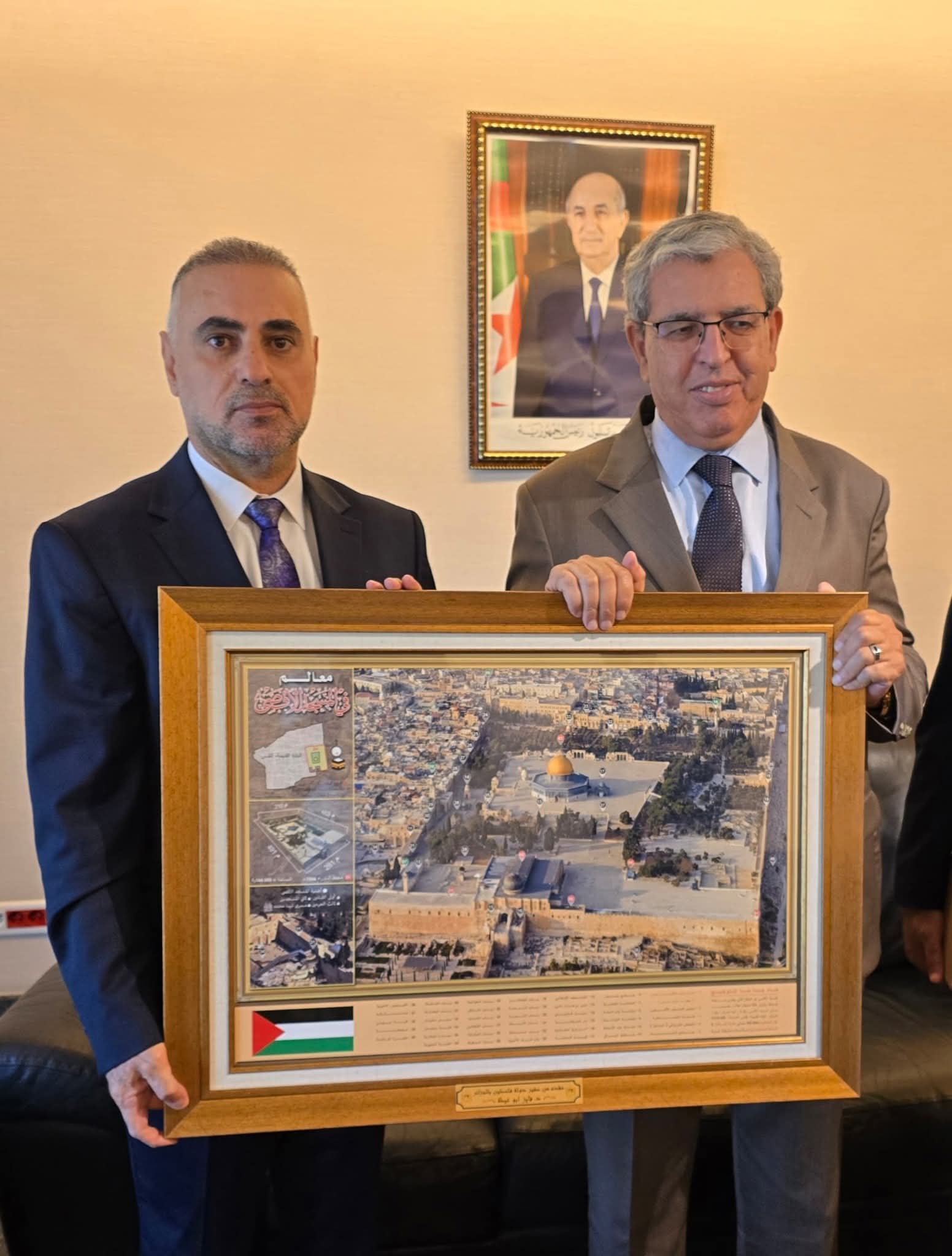 أبو عيطة يبحث مع خندودي مستجدات القضية الفلسطينية ودعم الجزائر الثابت لها