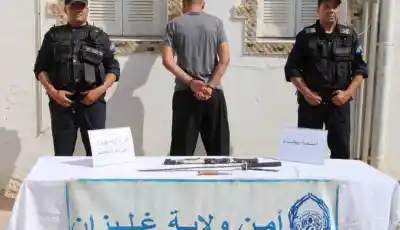 غليزان: توقيف شخص خطير محل بحث قضائي وحجز أسلحة بيضاء