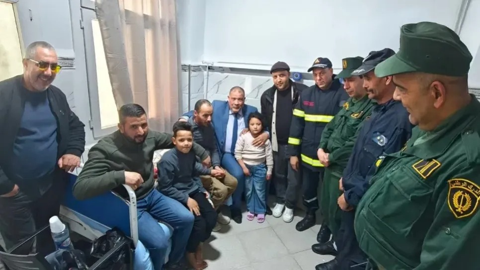 تكريم مواطن انقذ حياة طفلين من الغرق