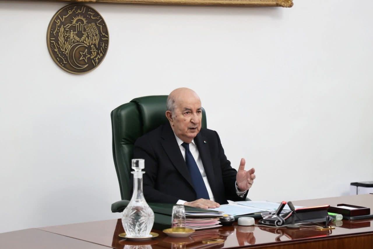 رئيس الجمهورية يؤكد على ضرورة إقرار المزيد من التسهيلات لتطوير التجارة الالكترونية