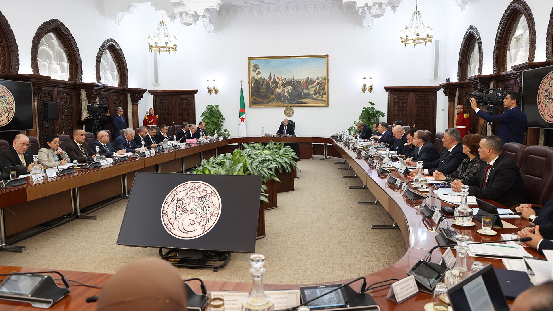 في إطار استرجاع الأموال المنهوبة.. الجزائر ستستلم أكثر من 110 مليون دولار من سويسرا