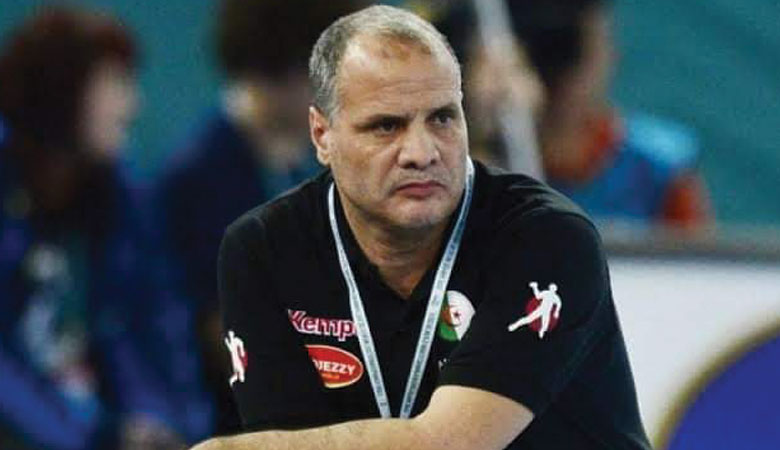 المدرب صالح بوشكريو: “أولويتنا تحقيق الانسجام بين لاعبي المنتخب الجزائري لكرة اليد”