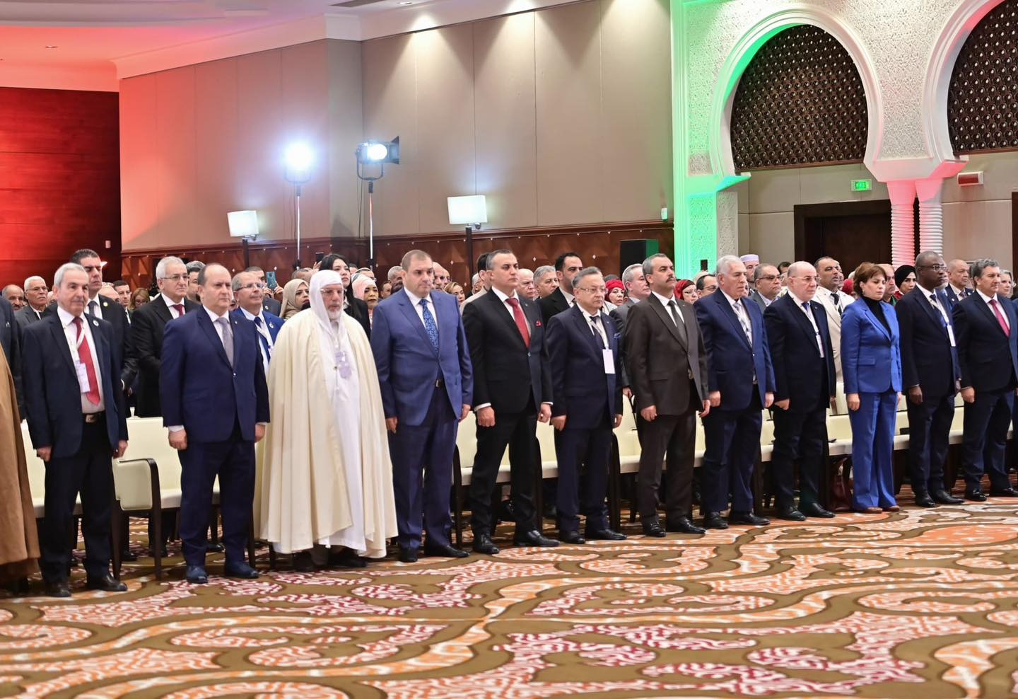 الوزير الأول يشرف على انطلاق فعاليات إحياء اليوم العالمي للغة العربية