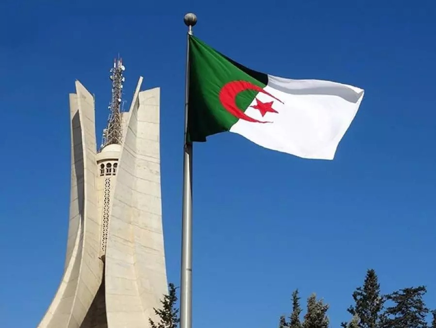 وكالة الأنباء الجزائرية: الدولة الوطنية القوية لا يمكن أن يفرض عليها أهواءه أو نزعاته أو غرائزه من هب ودب