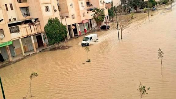 مجهودات ميدانية متواصلة لمصالح الأشغال العمومية لضمان استمرارية حركة المرور