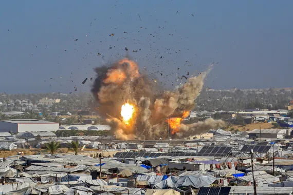 استشهاد 12 فلسطينياً في قصف صهيوني على غزة وخان يونس